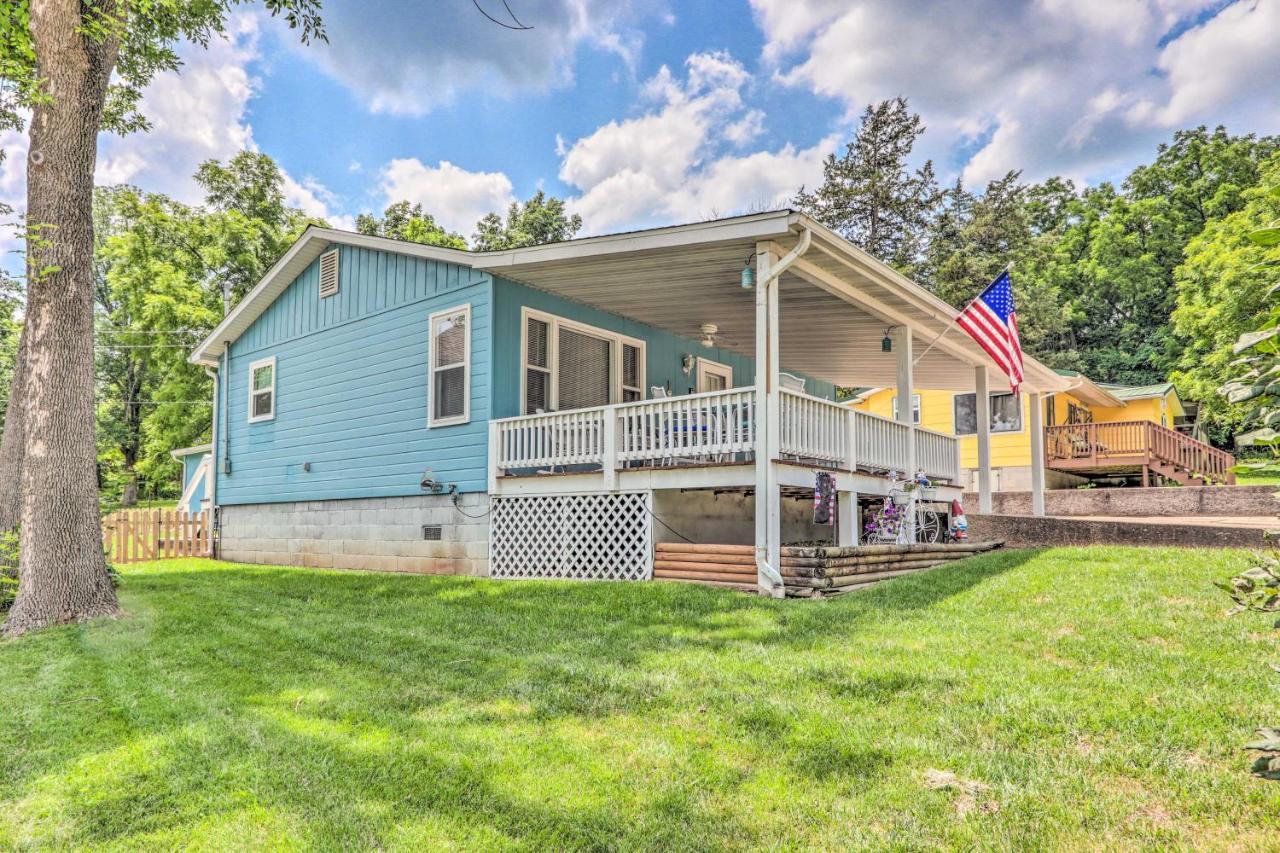Cheerful Camdenton Cottage Steps To Lake! Екстер'єр фото